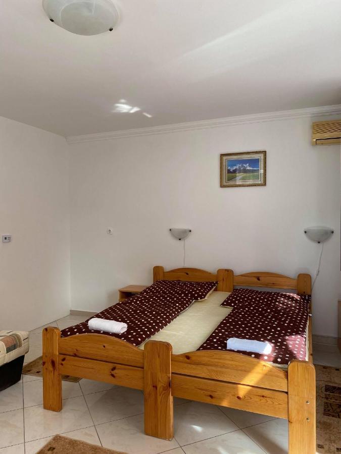 Birta Apartman Hajdúszoboszló Exterior foto